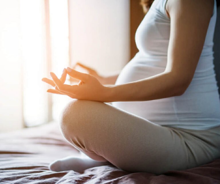 Why Relaxation Supports Birth (And What It Changes in the Body)